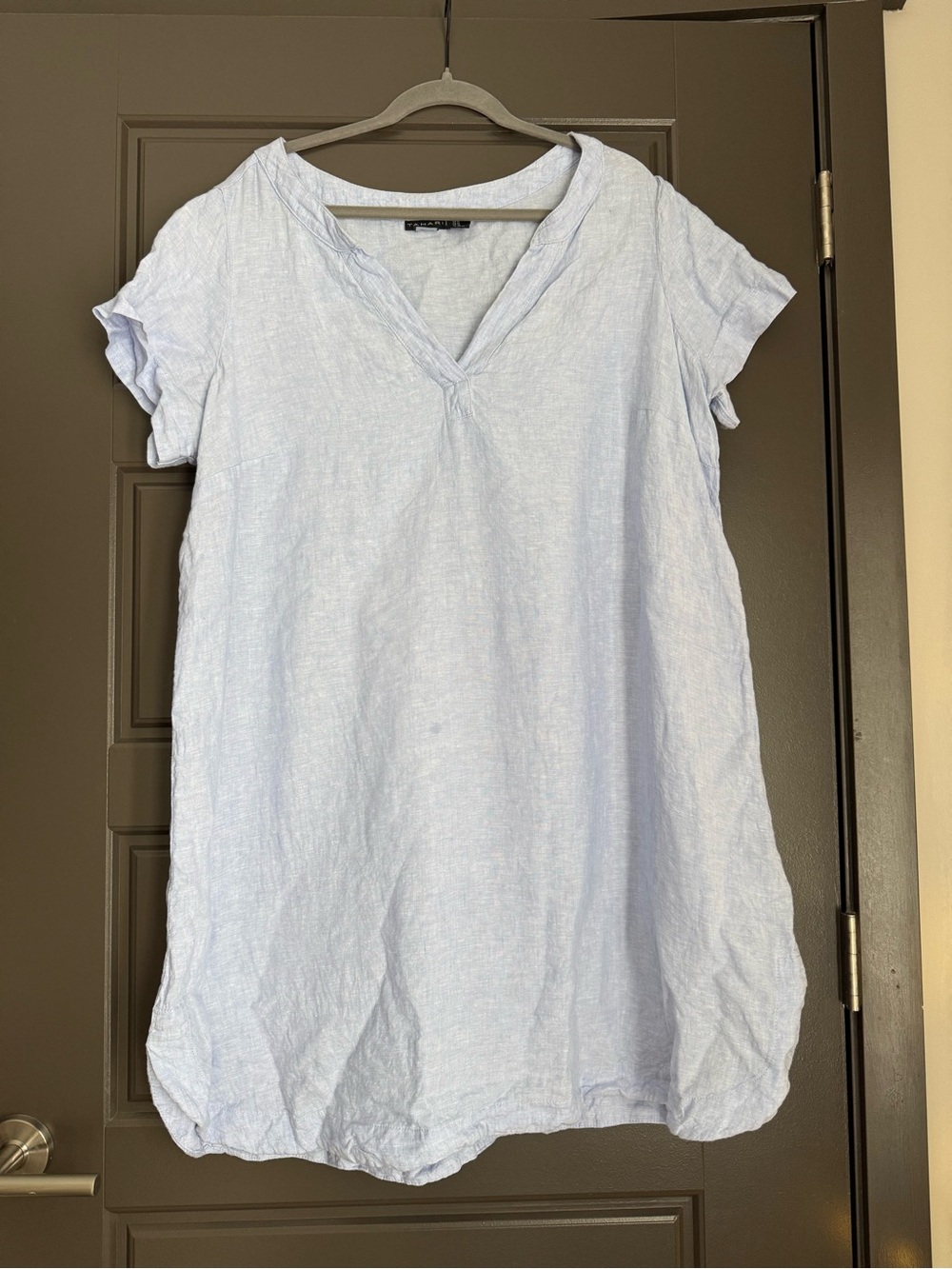 Tahari Light Blue V-Neck Short Sleeve Dress